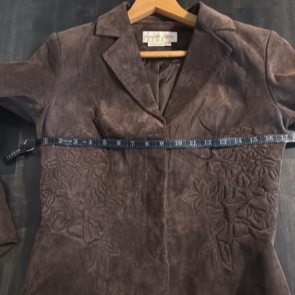 Margaret Godfrey Chocolate Brown Floral Embossed Leather Jacket Size Med Petite - Picture 6 of 7